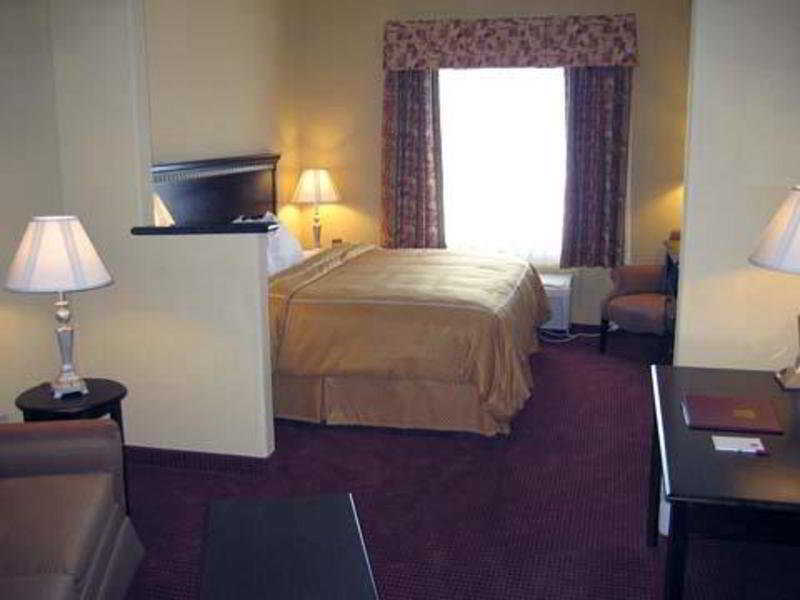 Comfort Suites Laredo Room photo