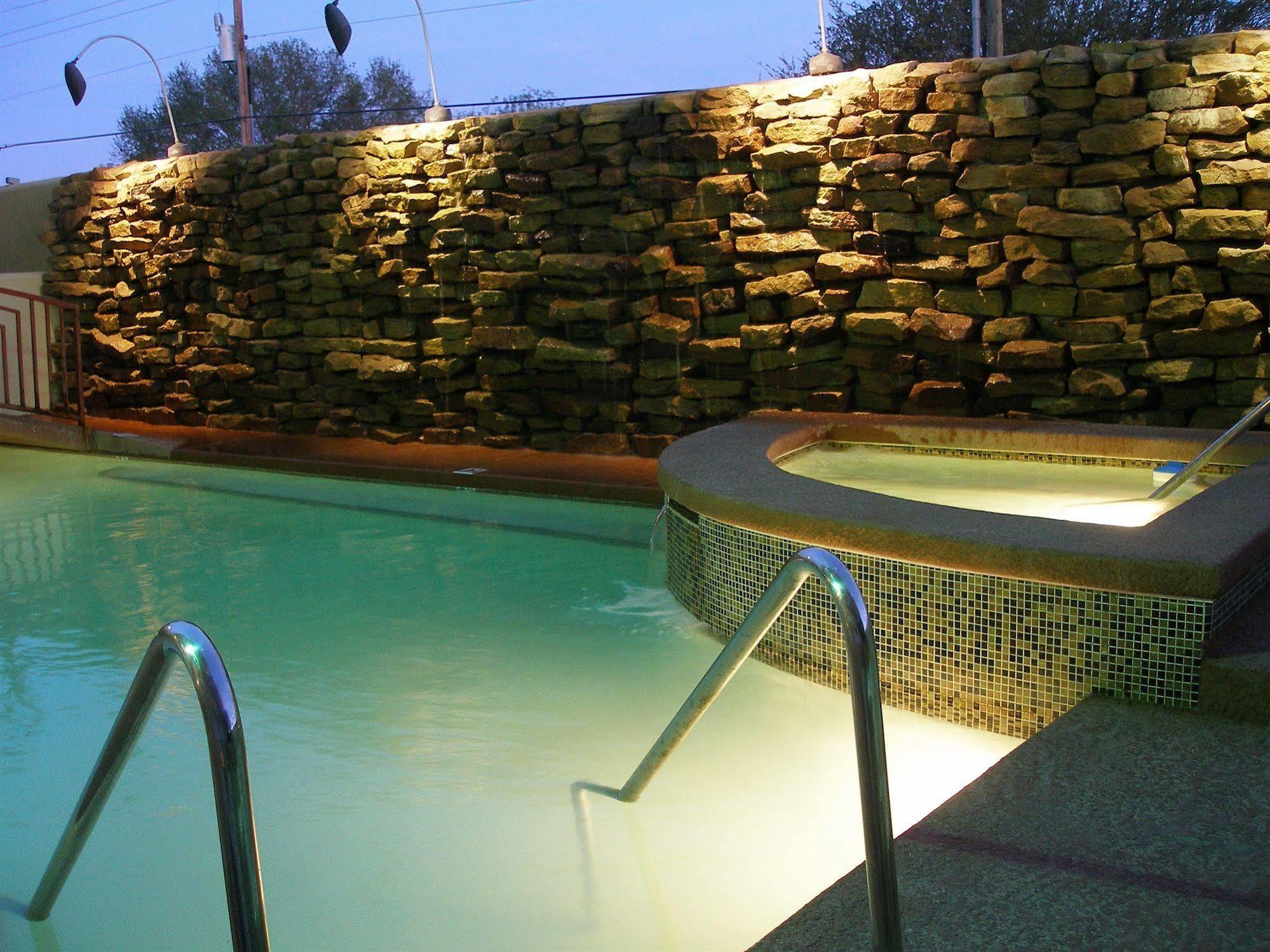 Comfort Suites Laredo Exterior photo